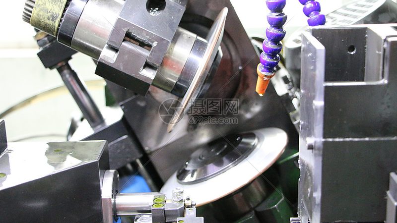 在龙门加工中心正式安装之前，需要做好以下准备工作：